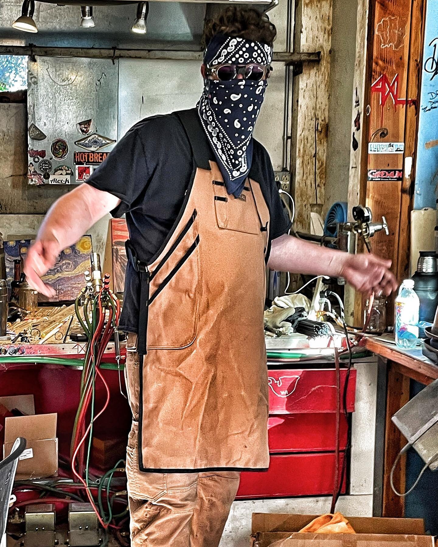 ❤️Gratitude Post ❤️
We wanted to take a moment to express our gratitude for the experience that is Karl Taylor aka @grimmglass 
It&rsquo;s almost as hard to find the adequate words to describe the energy that is Karl as it is for the normal person to